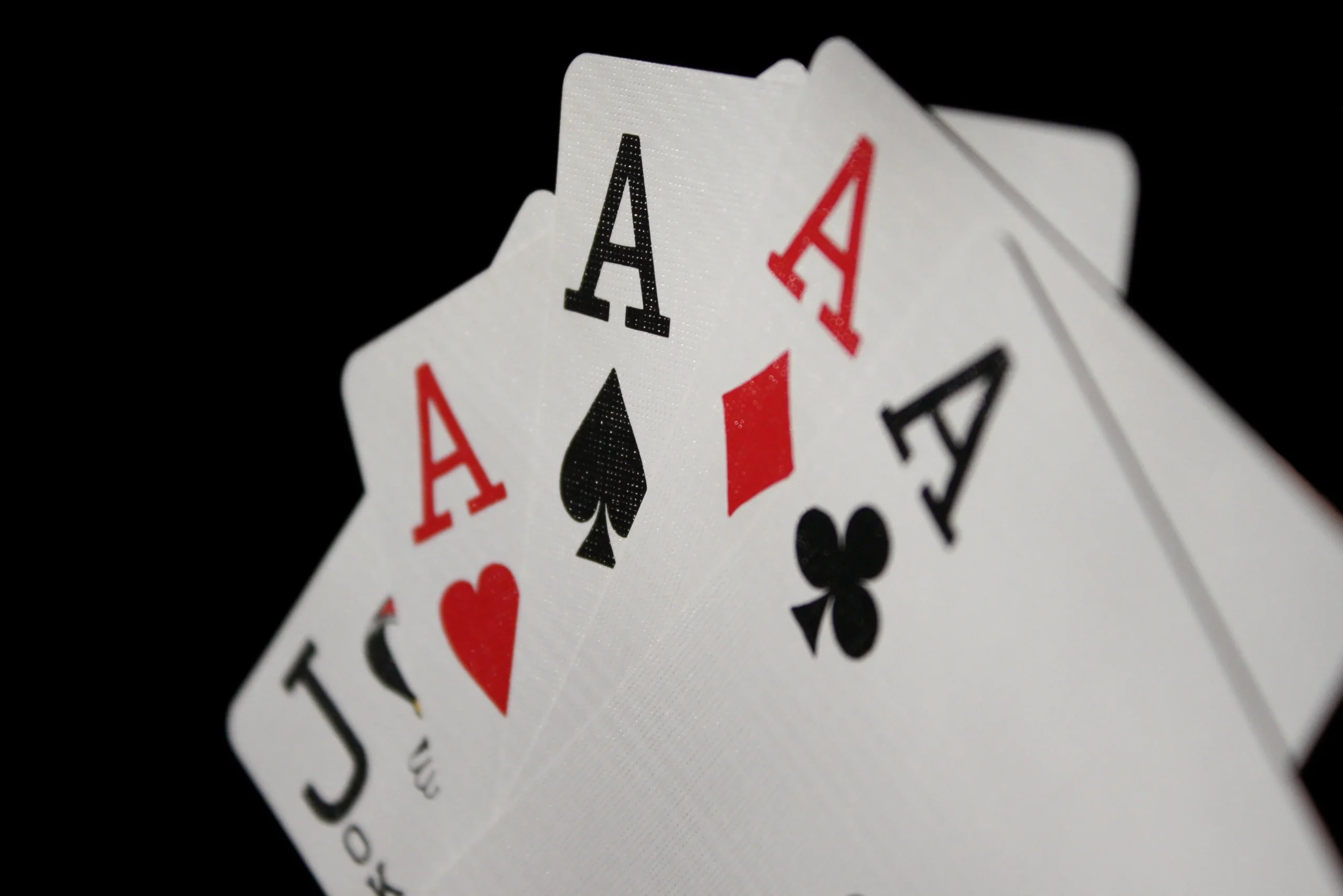 Apa Itu Four of a Kind dalam Poker? Kenali Susunan Kartunya