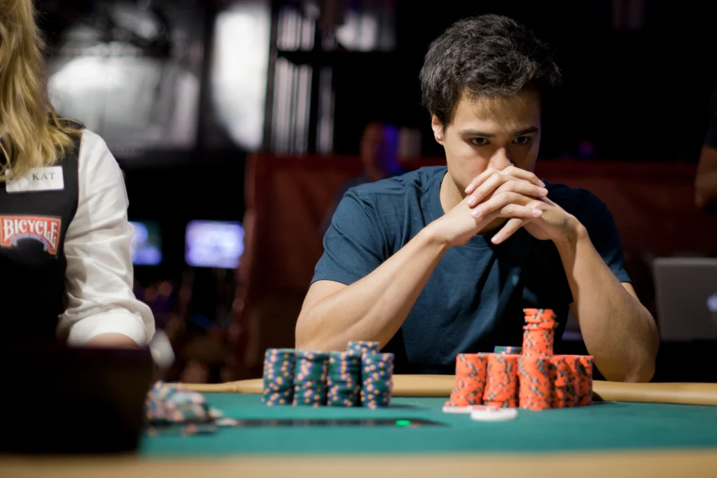 Strategi Dasar Poker Online