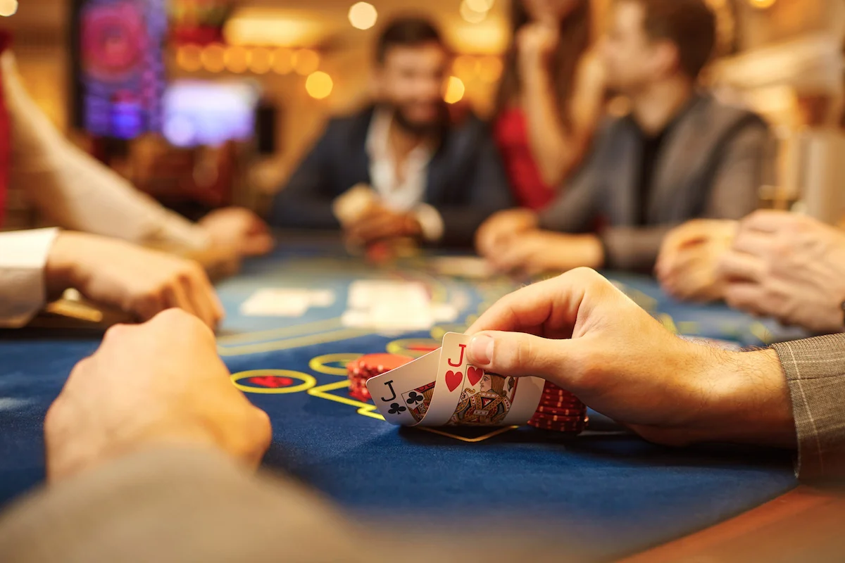 semi bluff poker